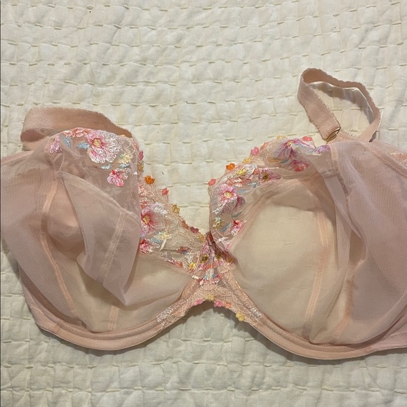 Elomi Other - Elomi Floral Embroidered Sheer Bra 36 M